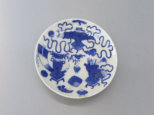 青花博古纹盘