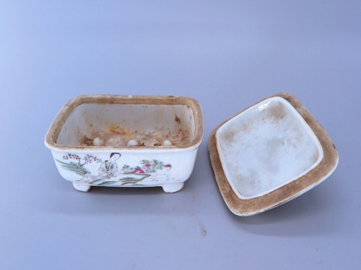 粉彩仕女长方肥皂缸