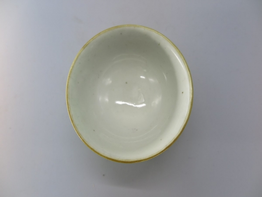 剔地粉彩花卉杯