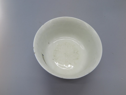 青花缠枝花卉碗
