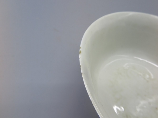 青花缠枝花卉碗