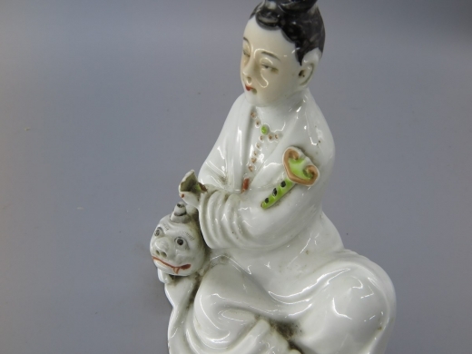 白釉描金观音