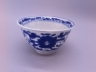 青花缠枝花茶碗