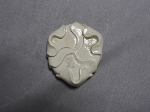 白釉香炉座
