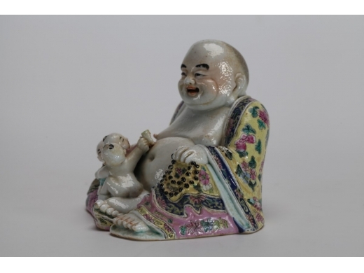 粉彩弥勒佛