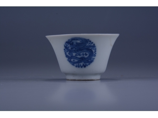 青花酒杯