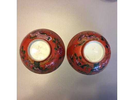 珊瑚红地粉彩荷花鸳鸯碗一对