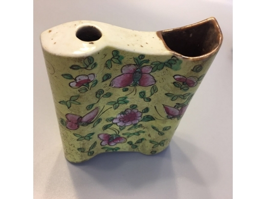 黄地粉彩花卉书卷形壁瓶