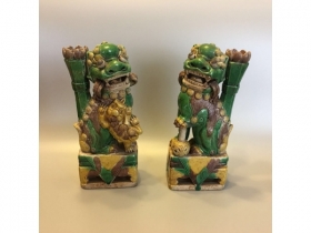 黄，绿，紫三彩对狮香插一对