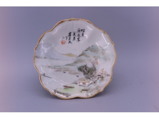 浅绛彩山水博古碟