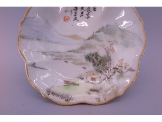 浅绛彩山水博古碟