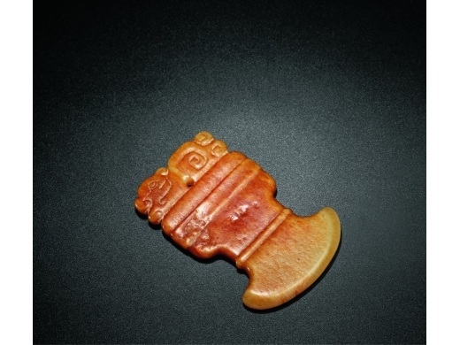 黄玉受沁府上有龙佩