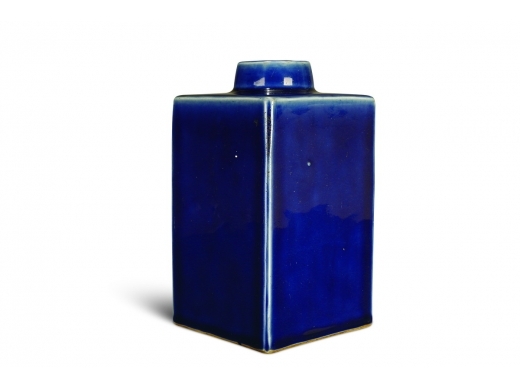 霁蓝釉方瓶