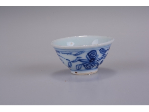 青花酒杯