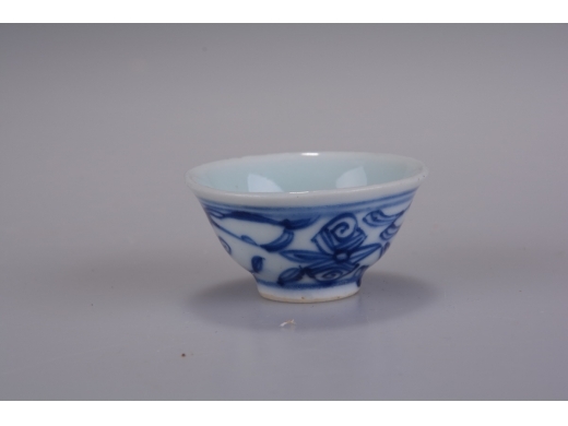 青花酒杯