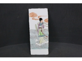 彩人物小瓷片