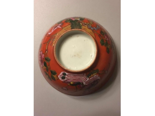 珊瑚红地粉彩凤凰荷花鸳鸯碗(1对)