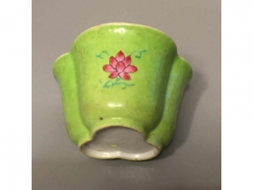 锦地粉彩花卉花形杯