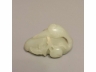 白玉琢桃鹤挂件