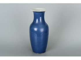 蓝釉花瓶