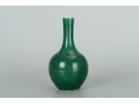 绿釉小瓶