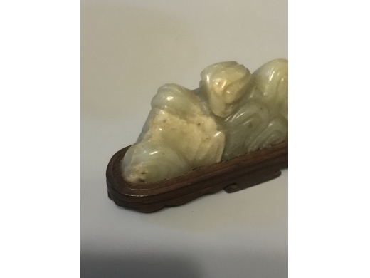 青白玉云纹山子笔搁