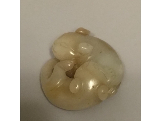 糖白玉琢双獾把件
