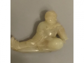 白玉琢坐相罗汉（天然玉纹）