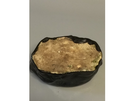 乌金釉坐相逹摩香薫