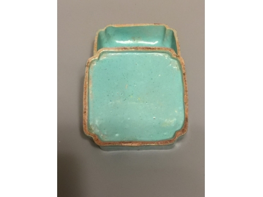 松石绿凸寿纹印盒
