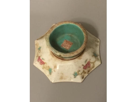 绿地粉彩荷莲青蛙八方高足盆