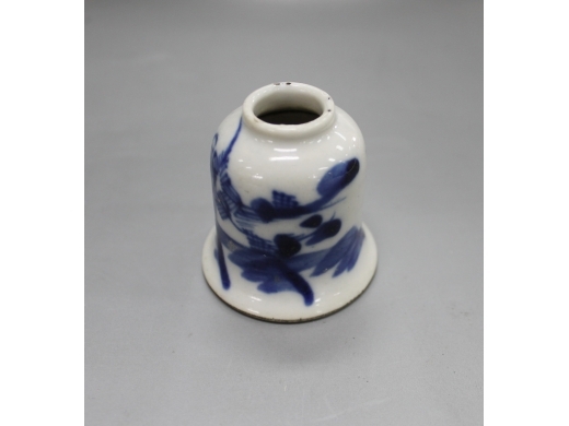 青花山水钟形水盂