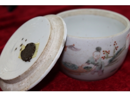 粉彩麒麟送子粉缸