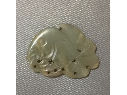 青白玉琢年年有魚掛珮
