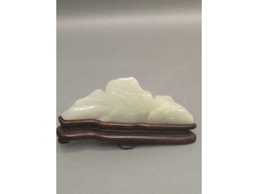 白玉琢山子形筆擱