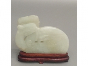 白玉琢鵝蓮大掛珮