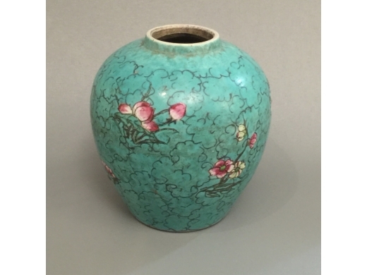 松石綠地粉彩花卉小坛