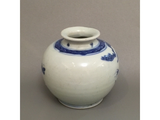 青花松，蝠，小口蘋果尊