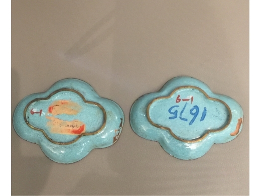 銅胎琺瑯花卉小海棠形盤一對