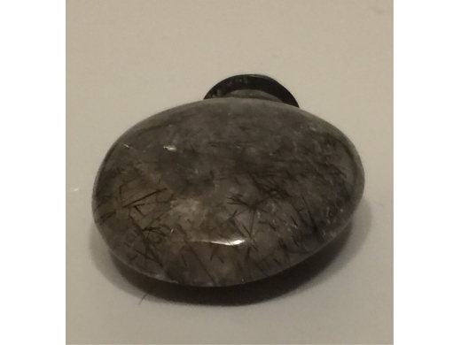 髮晶琢素身煙壼，代翠王頂蓋