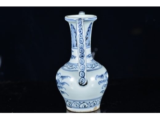 明代 青花 缠枝花 持壶