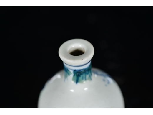 清早期 釉里红 鼻烟壶