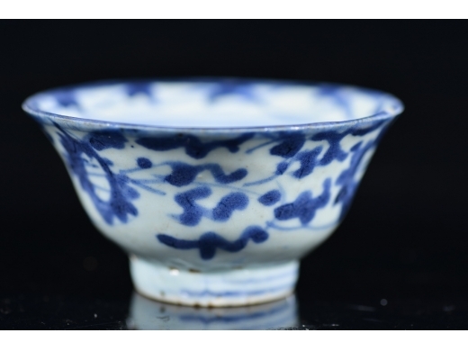 缠枝花小茶杯