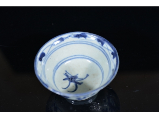 缠枝花小茶杯