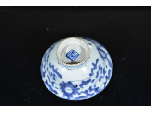 缠枝花小茶杯