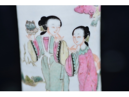 清同治 粉彩笔筒