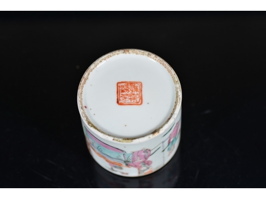 粉彩小罐