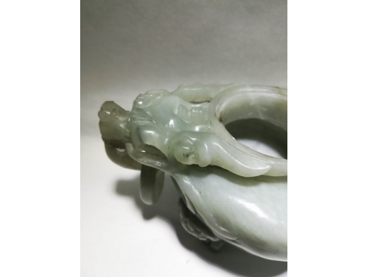 青玉双龙三足香炉