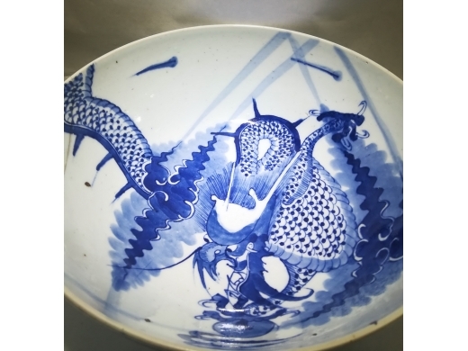 青花过墙龙大碗