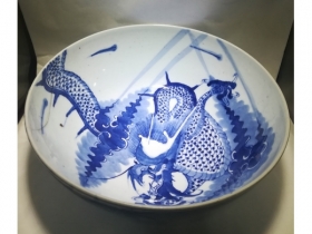 青花过墙龙大碗
